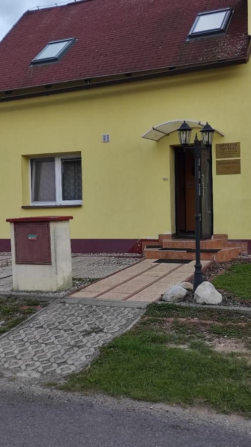 Apartmany Sarka Ujezd U Hradce Kralove Hradec Kralove Exterior photo