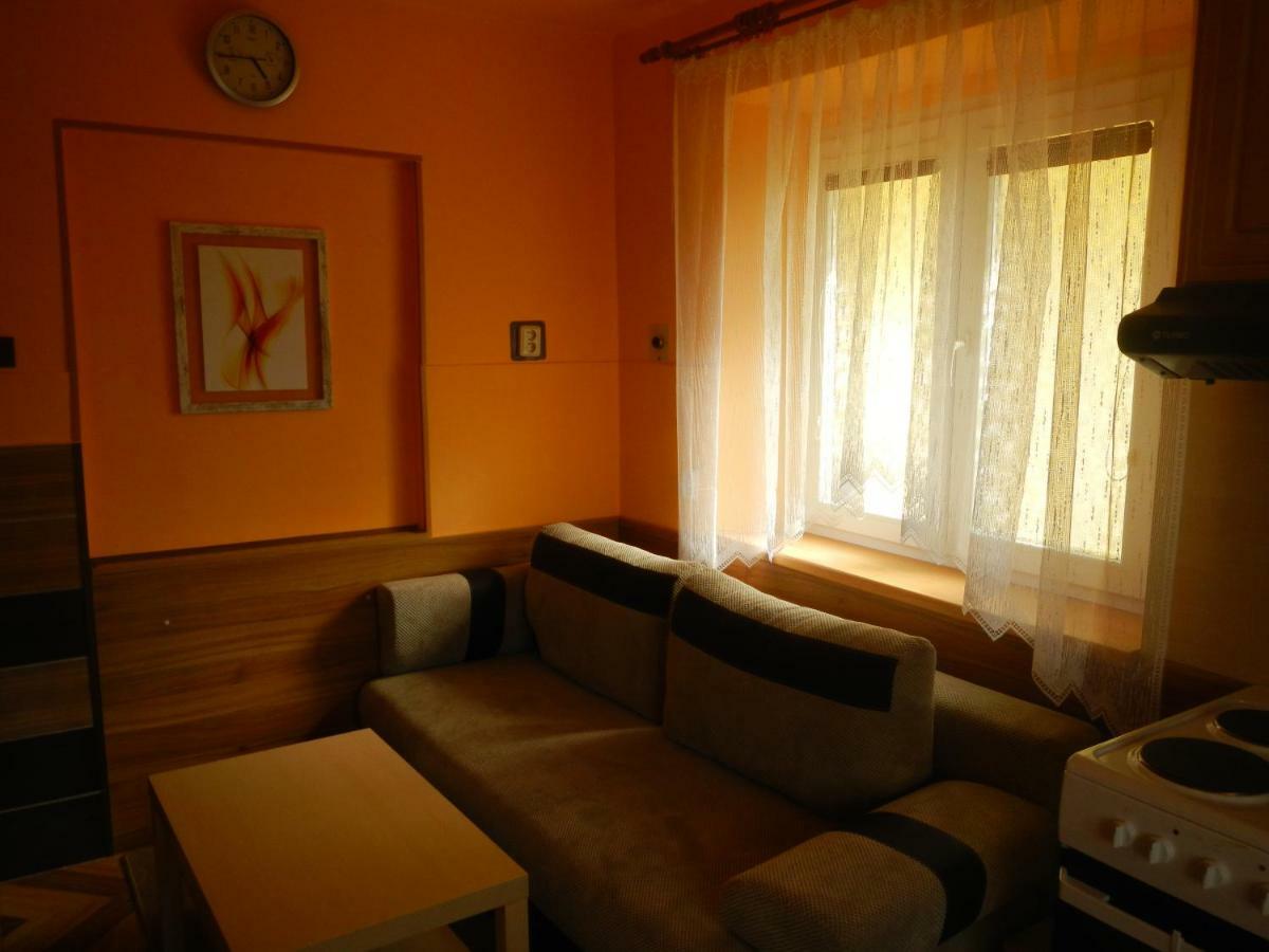 Apartmany Sarka Ujezd U Hradce Kralove Hradec Kralove Exterior photo