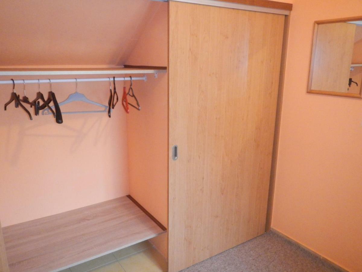 Apartmany Sarka Ujezd U Hradce Kralove Hradec Kralove Exterior photo