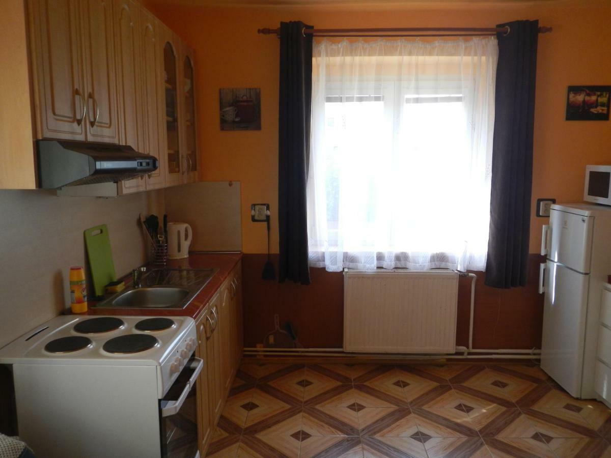 Apartmany Sarka Ujezd U Hradce Kralove Hradec Kralove Exterior photo